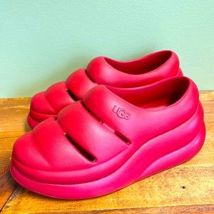 UGG Yeah Clog- Beautiful Red